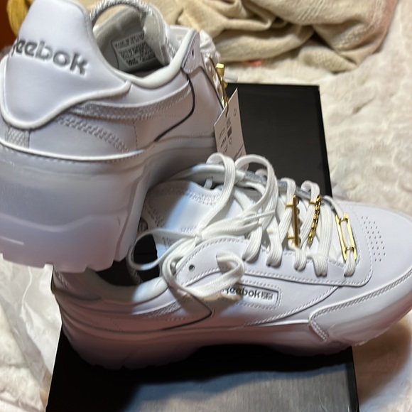 Reebok Footwear - Picture 3 of 12